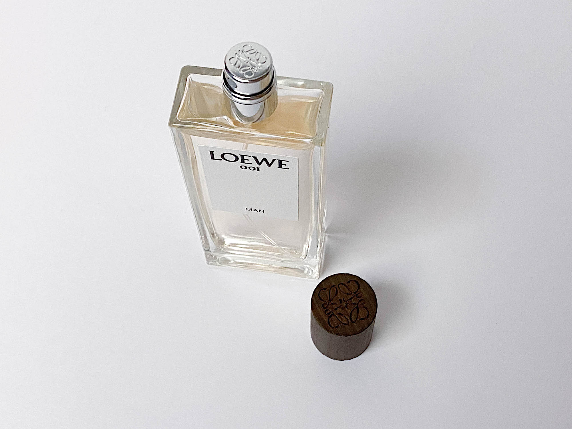 ロエベの香水「ロエベ 001 マン オードゥパルファン」をレビュー！香り 